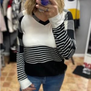 BOUTIQUE L/S Buffalo Plaid Stripe Top NEW!